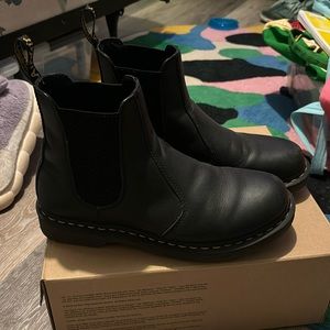 Dr Martens W 10 Chelsea Boot